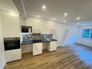 Apartamento T2 para Venda em Algueirão-Mem Martins