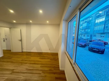 Apartamento T2 para Venda em Algueirão-Mem Martins