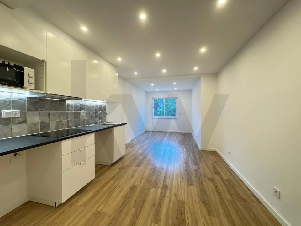 Apartamento T2 para Venda em Algueirão-Mem Martins Foto 2