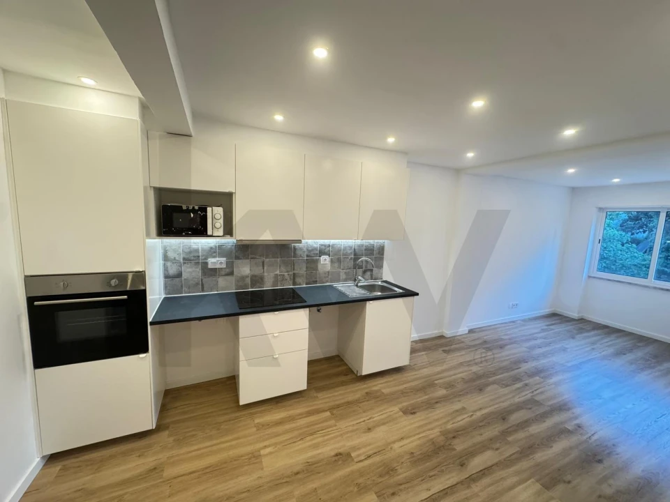 Apartamento T2 para Venda em Algueirão-Mem Martins Foto 1