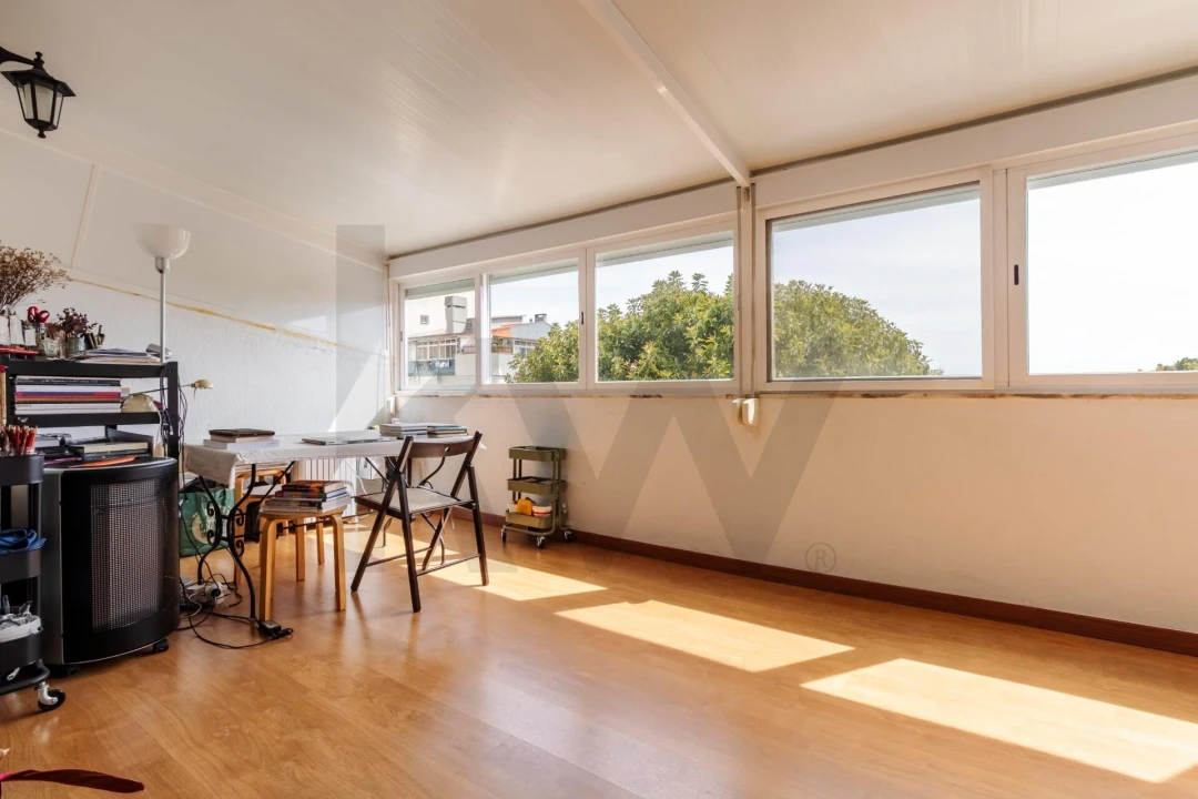 Apartamento T1 para Venda em Rio de Mouro Foto 3