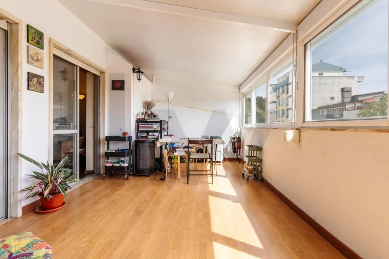 Apartamento T1 para Venda em Rio de Mouro Foto 2