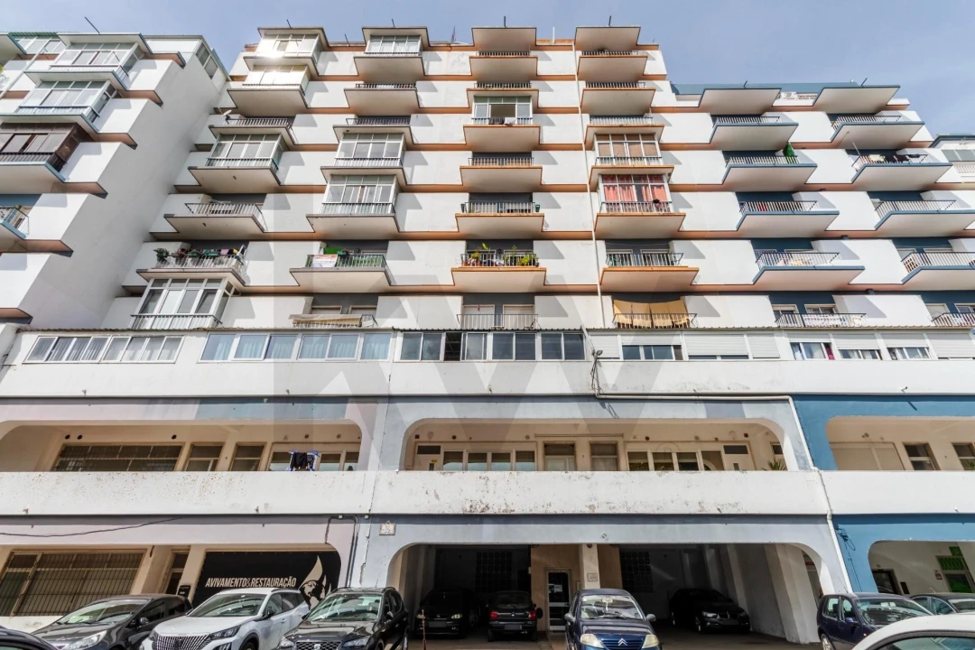 Apartamento T1 para Venda em Rio de Mouro Foto 24