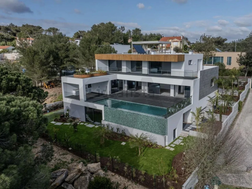 Moradia T5 para Venda em Alcabideche Foto 1