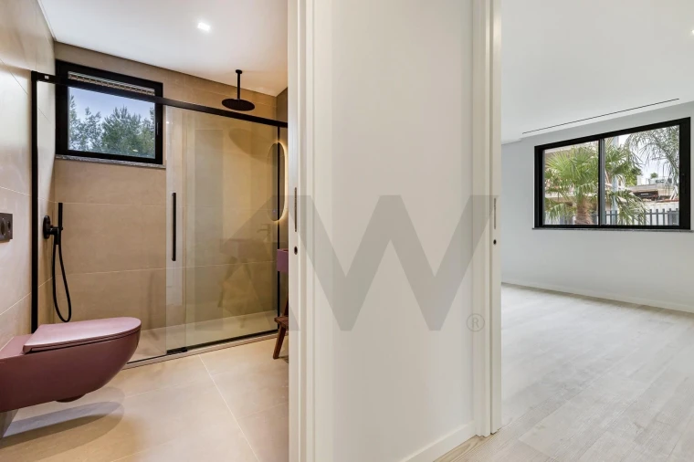 Moradia T5 para Venda em Alcabideche Foto 24