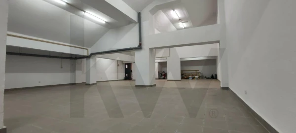 Armazém para Venda em Marvila