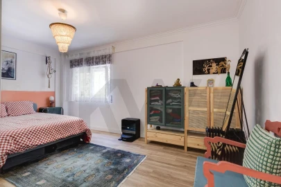 Apartamento T1 para Venda em Massamá e Monte Abraão