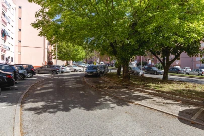 Apartamento T1 para Venda em Massamá e Monte Abraão