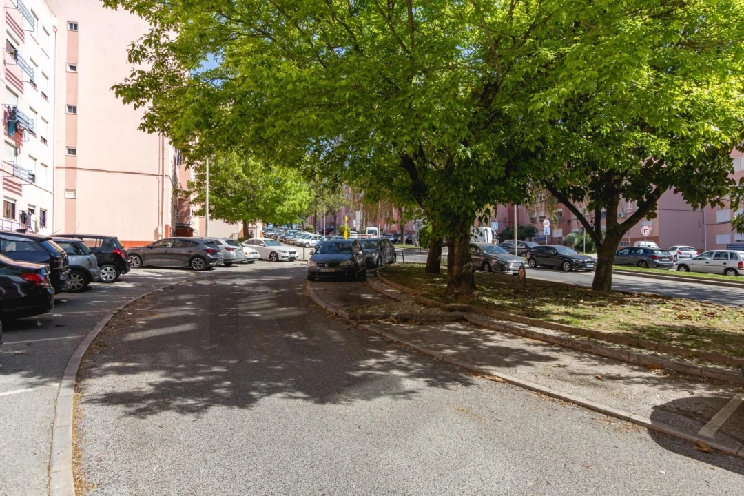 Apartamento T1 para Venda em Massamá e Monte Abraão Foto 20