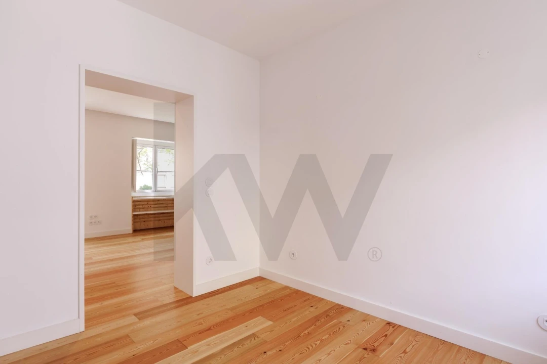 Apartamento T3 para Arrendamento em Alvalade Foto 6