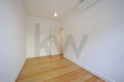 Apartamento T3 para Arrendamento em Alvalade