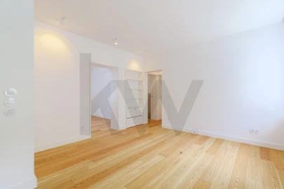 Apartamento T3 para Arrendamento em Alvalade