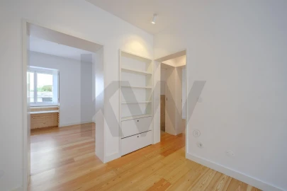 Apartamento T3 para Arrendamento em Alvalade