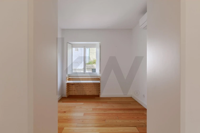 Apartamento T3 para Arrendamento em Alvalade Foto 18