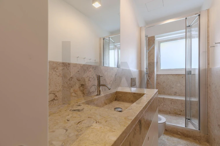 Apartamento T3 para Arrendamento em Alvalade Foto 13