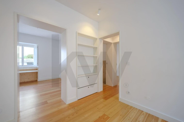 Apartamento T3 para Arrendamento em Alvalade Foto 8