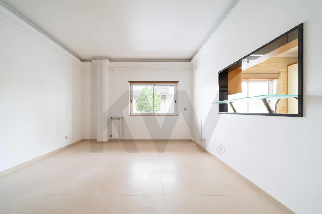 Apartamento T1 para Arrendamento em Mina de Água Foto 4