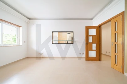 Apartamento T1 para Arrendamento em Mina de Água