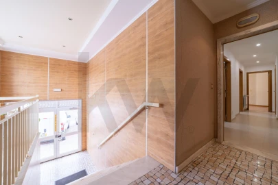 Apartamento T1 para Arrendamento em Mina de Água