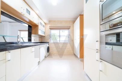 Apartamento T1 para Arrendamento em Mina de Água