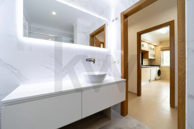 Apartamento T1 para Arrendamento em Mina de Água Foto 15