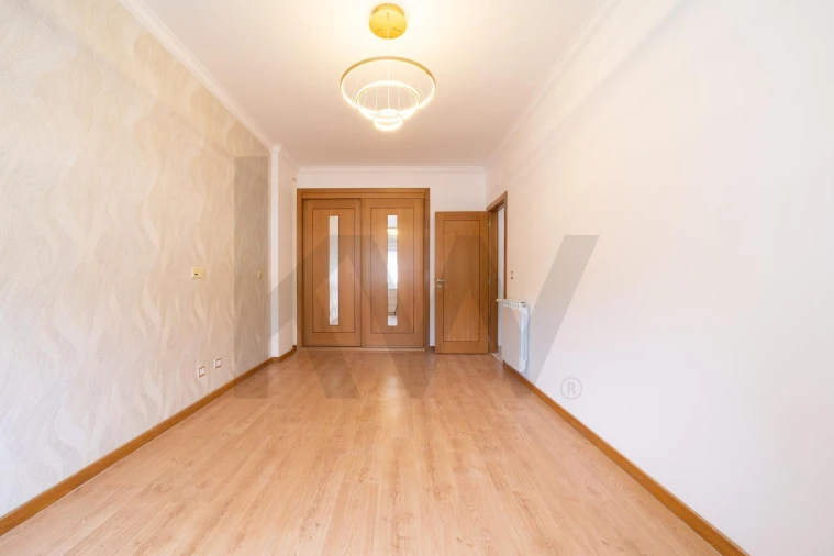 Apartamento T1 para Arrendamento em Mina de Água Foto 18