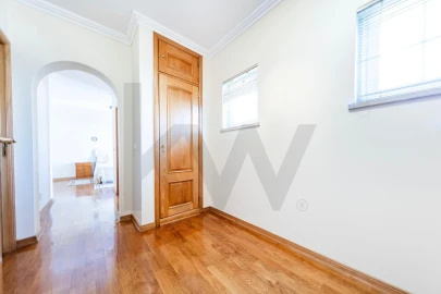 Moradia T3 para Arrendamento em Alcabideche