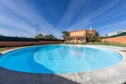 Moradia T3 para Arrendamento em Alcabideche