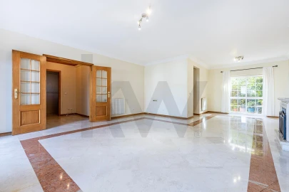 Moradia T3 para Arrendamento em Alcabideche