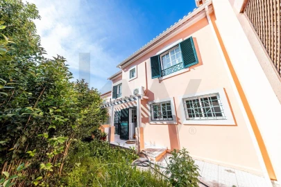 Moradia T3 para Arrendamento em Alcabideche