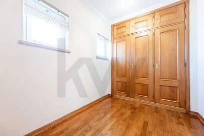 Moradia T3 para Arrendamento em Alcabideche