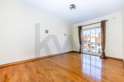 Moradia T3 para Arrendamento em Alcabideche