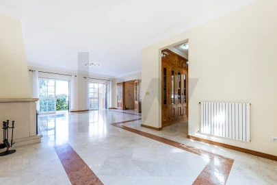 Moradia T3 para Arrendamento em Alcabideche