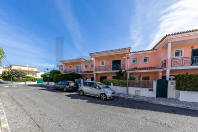 Moradia T3 para Arrendamento em Alcabideche