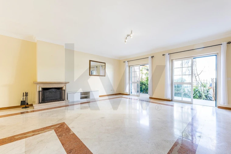 Moradia T3 para Arrendamento em Alcabideche Foto 5