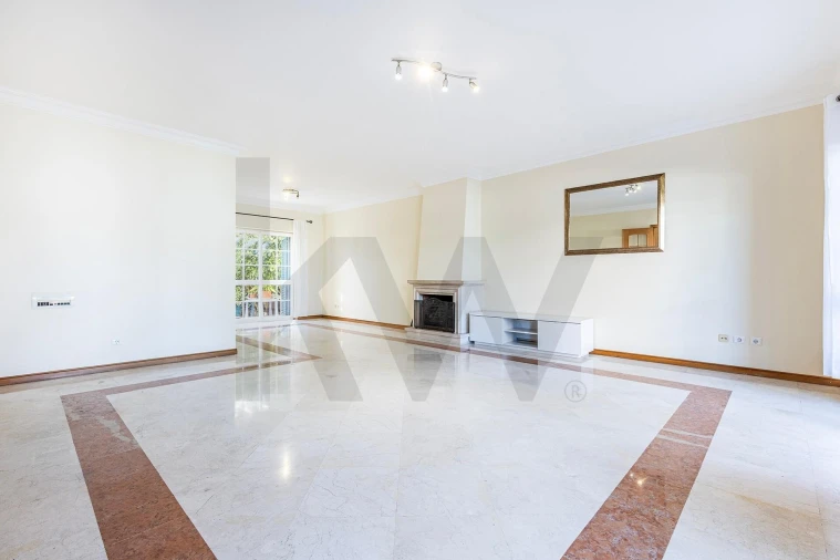 Moradia T3 para Arrendamento em Alcabideche Foto 6