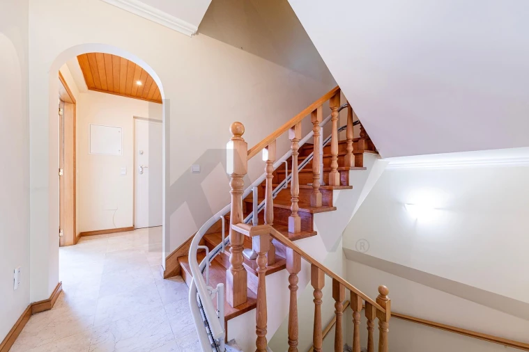 Moradia T3 para Arrendamento em Alcabideche Foto 13