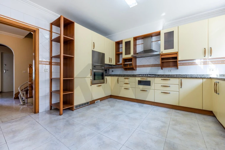 Moradia T3 para Arrendamento em Alcabideche Foto 9