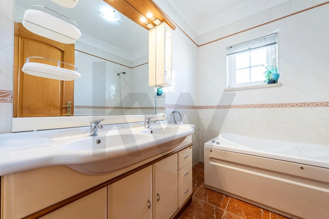 Moradia T3 para Arrendamento em Alcabideche Foto 19