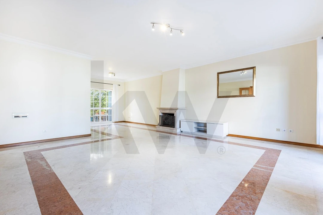 Moradia T3 para Arrendamento em Alcabideche Foto 6