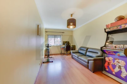 Apartamento T2 para Venda em Massamá e Monte Abraão