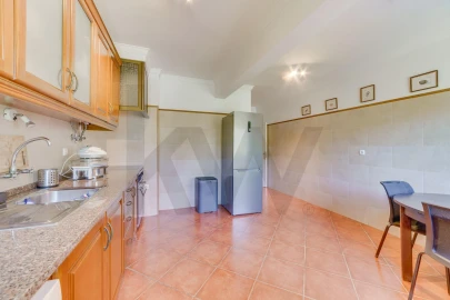 Apartamento T2 para Venda em Massamá e Monte Abraão