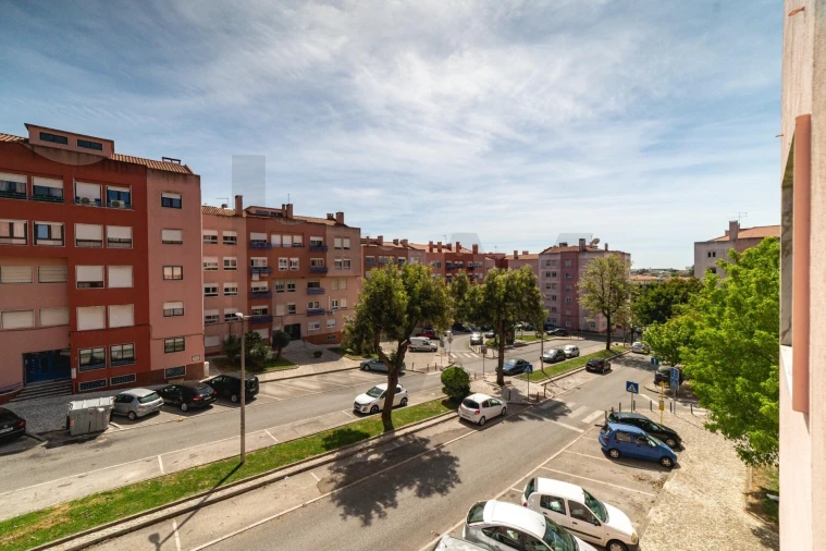 Apartamento T2 para Venda em Massamá e Monte Abraão Foto 16