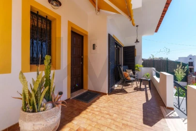 Moradia T3 para Arrendamento em Montenegro