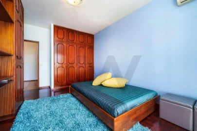 Moradia T3 para Arrendamento em Montenegro