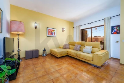 Moradia T3 para Arrendamento em Montenegro