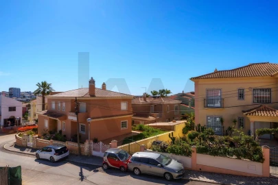 Moradia T3 para Arrendamento em Montenegro