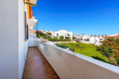 Moradia T3 para Arrendamento em Montenegro