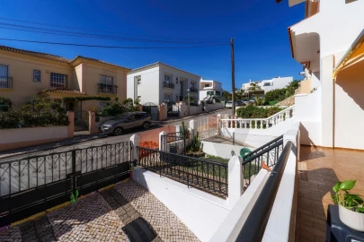 Moradia T3 para Arrendamento em Montenegro