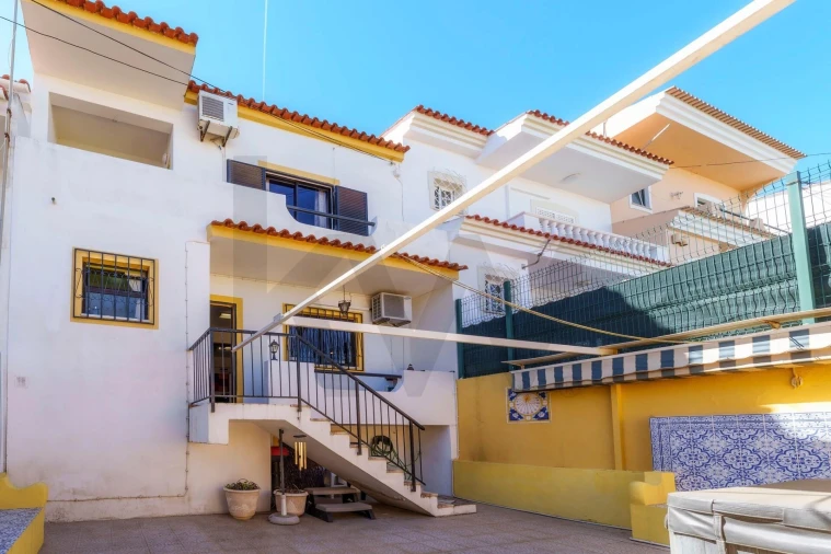 Moradia T3 para Arrendamento em Montenegro Foto 13